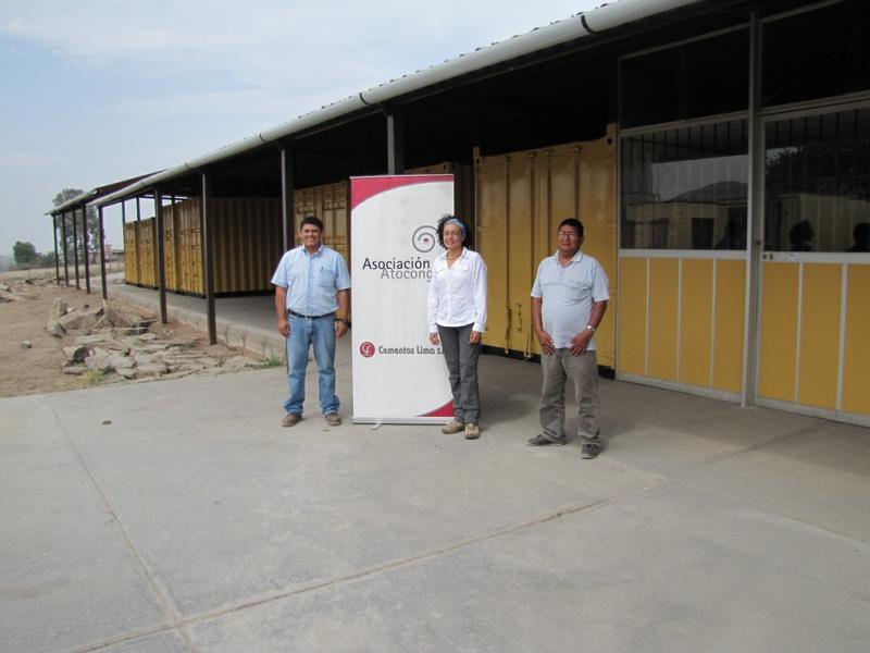 Entrega de los laboratorios y depósitos renovados,diciembre 2011